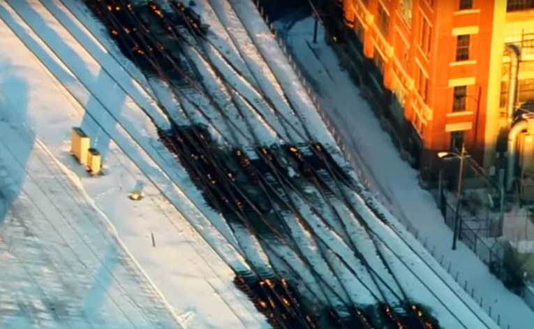 U Chicagu je toliko hladno da pale vatru na tračnicama. Zašto?